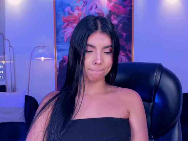 MiaLaurence