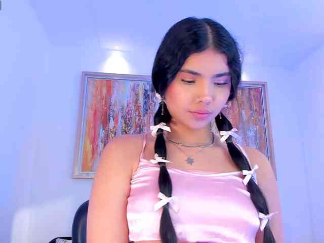 MiaLaurence