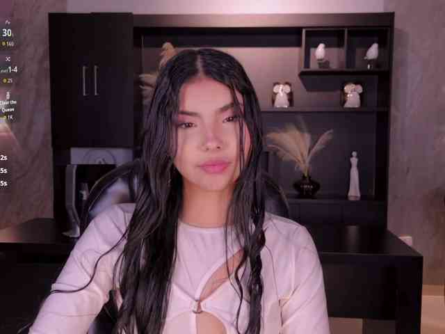 MiaLaurence
