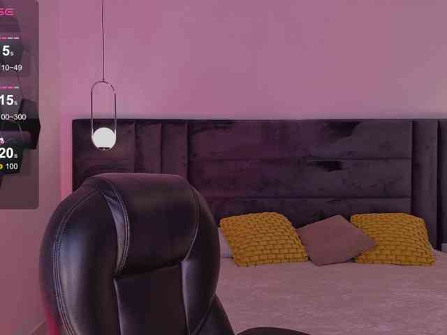 MiaLaurence