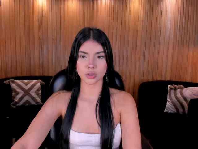 MiaLaurence