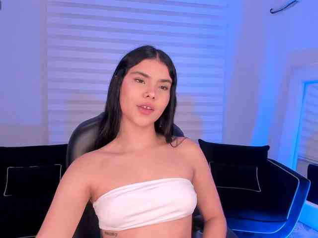 MiaLaurence