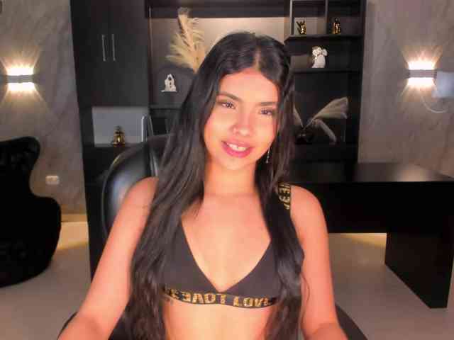 MiaLaurence