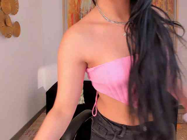 MiaLaurence