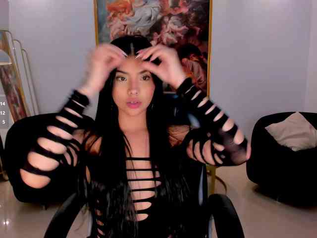MiaLaurence MiaLaurence