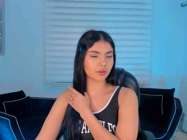 MiaLaurence