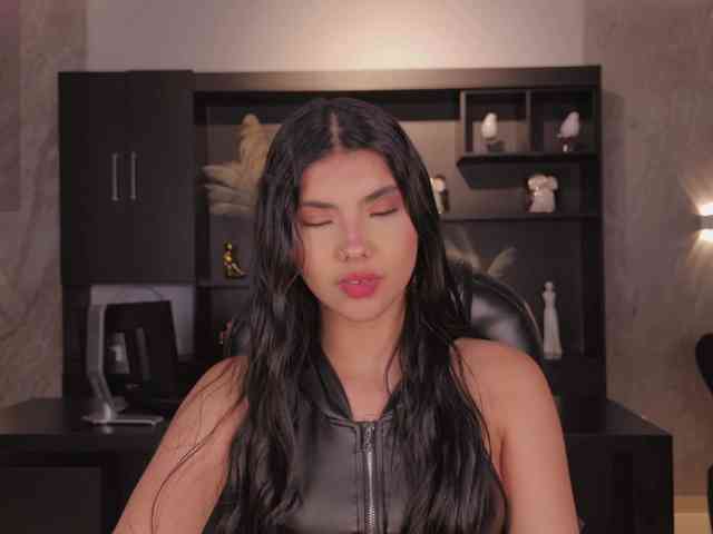MiaLaurence