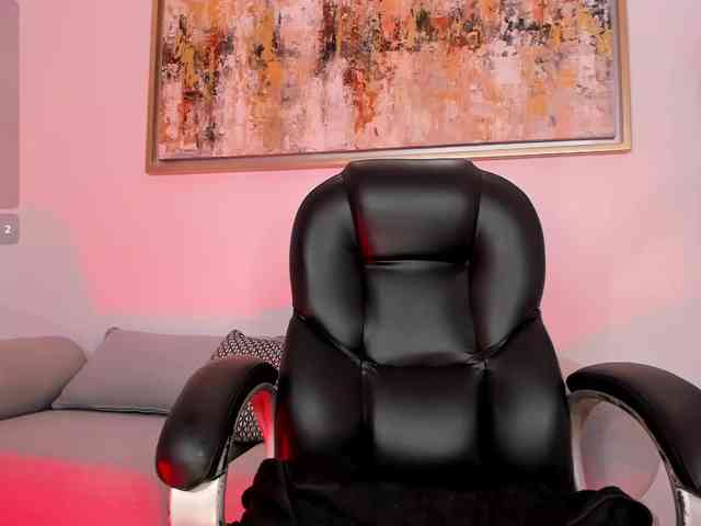 MiaLaurence