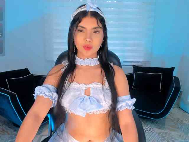 MiaLaurence MiaLaurence
