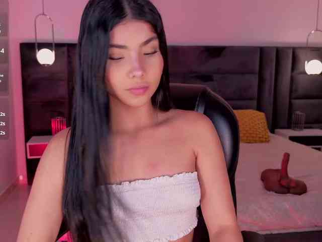 MiaLaurence