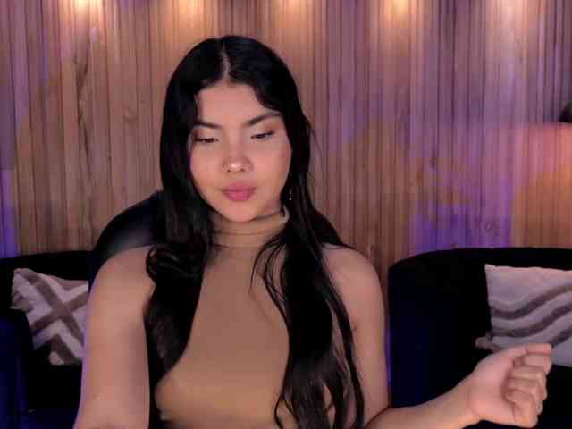 MiaLaurence