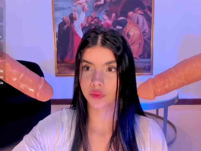 MiaLaurence
