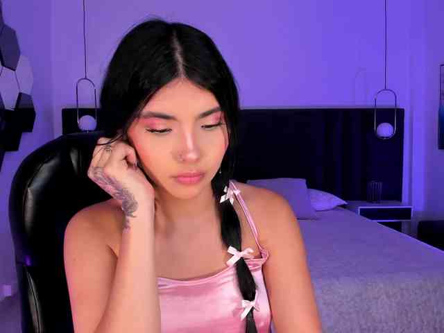 MiaLaurence