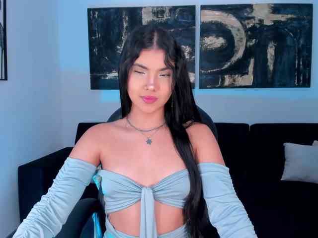 MiaLaurence