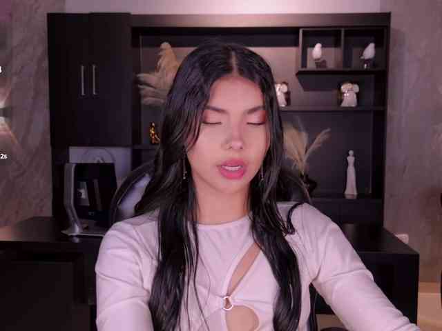 MiaLaurence