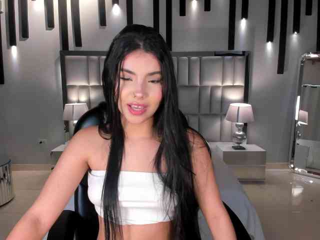 MiaLaurence