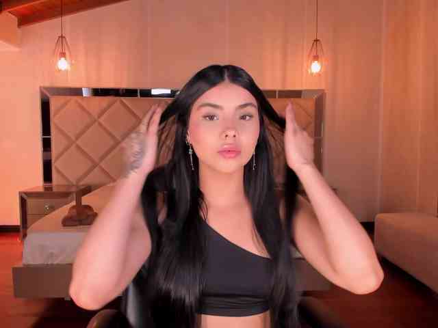 MiaLaurence
