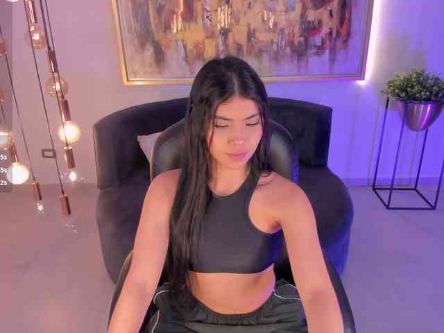 MiaLaurence