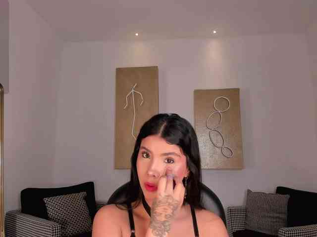 MiaLaurence