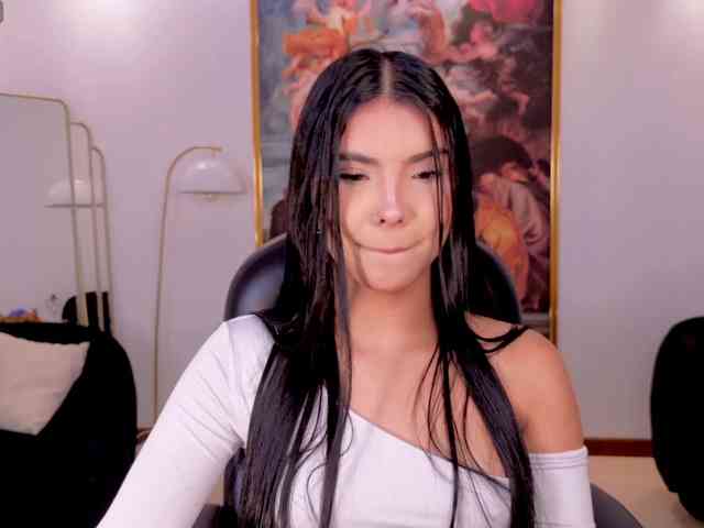 MiaLaurence