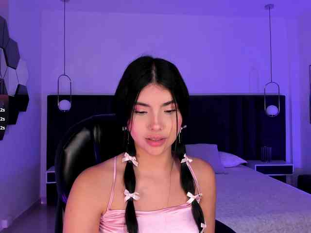 MiaLaurence MiaLaurence