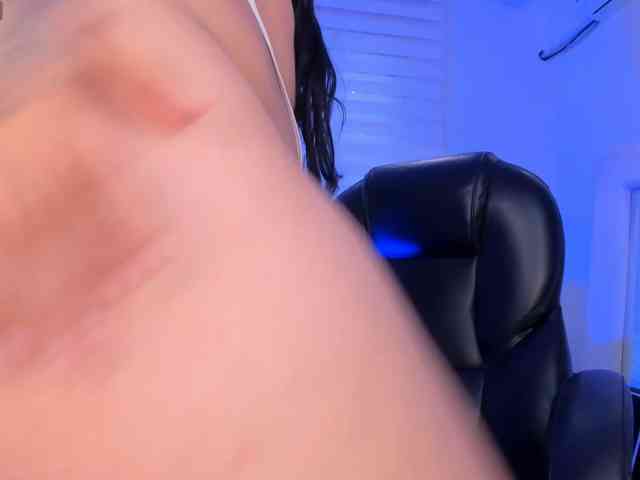 MiaLaurence