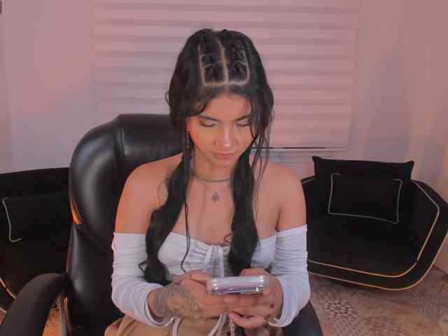 MiaLaurence