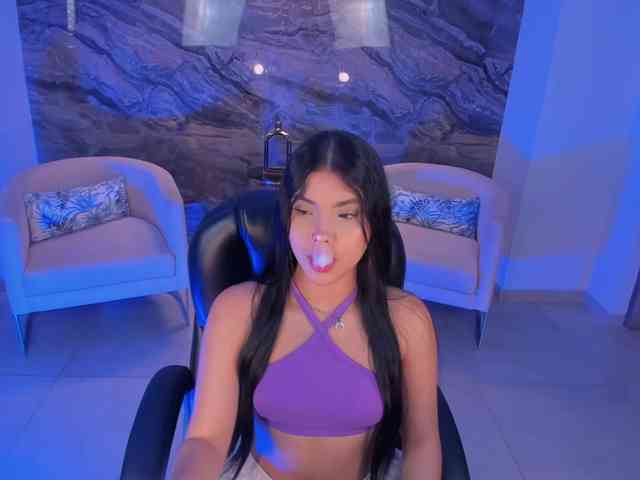 MiaLaurence