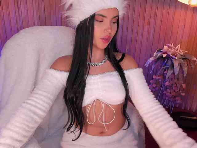 MiaLaurence