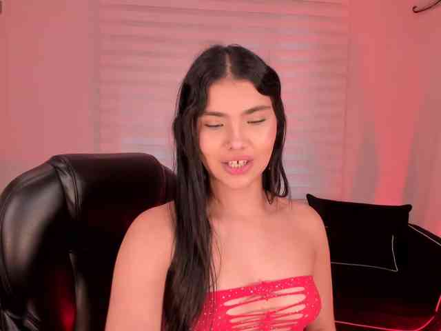 MiaLaurence