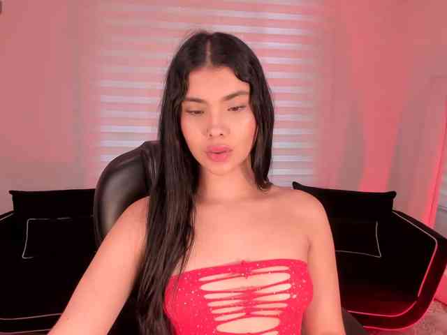 MiaLaurence