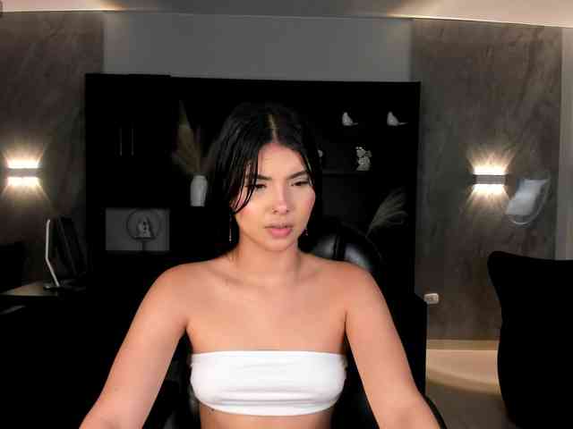 MiaLaurence