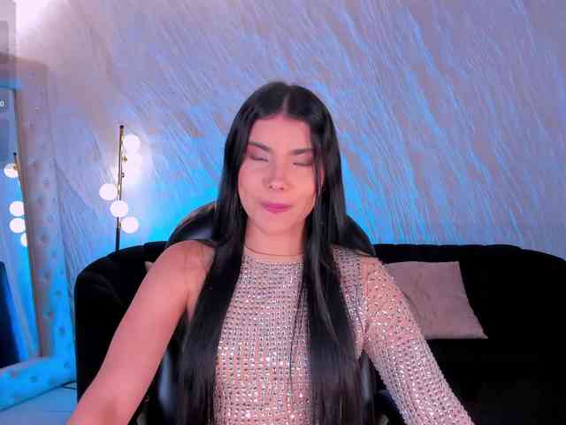 MiaLaurence