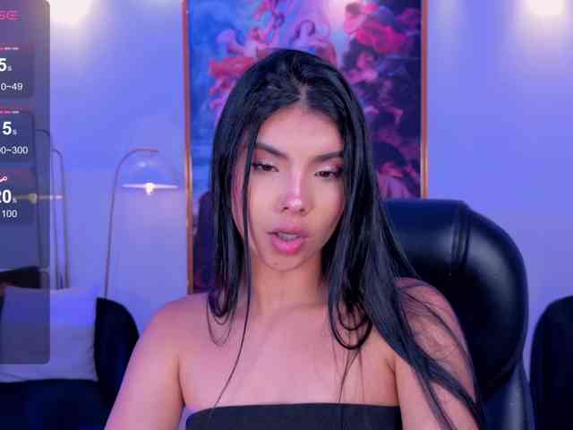 MiaLaurence