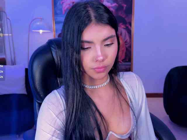MiaLaurence