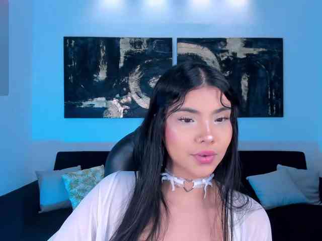 MiaLaurence