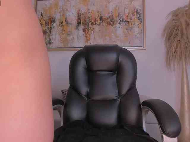 MiaLaurence