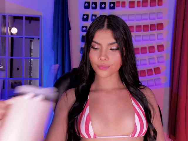 MiaLaurence