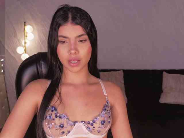 MiaLaurence