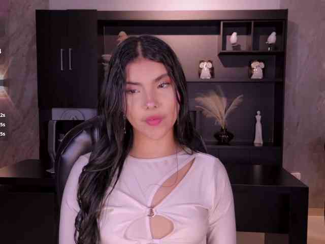 MiaLaurence