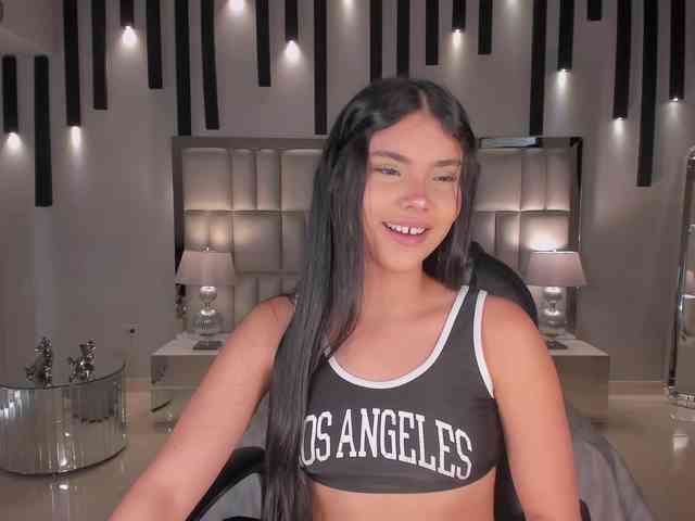 MiaLaurence