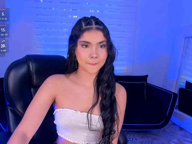 MiaLaurence