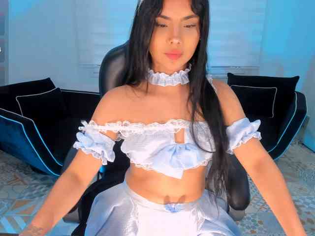 MiaLaurence