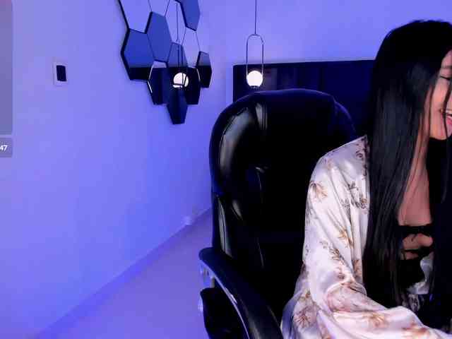 MiaLaurence