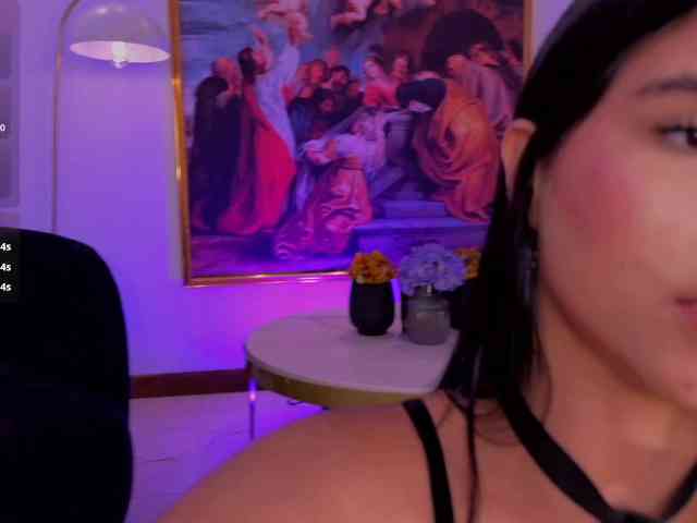 MiaLaurence