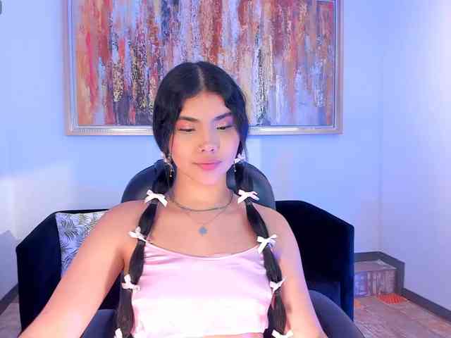 MiaLaurence