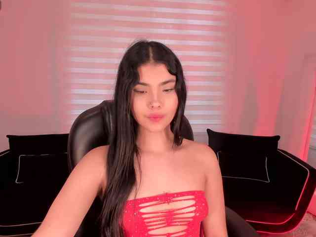 MiaLaurence