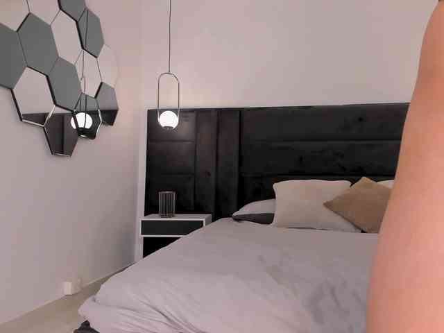 MiaLaurence