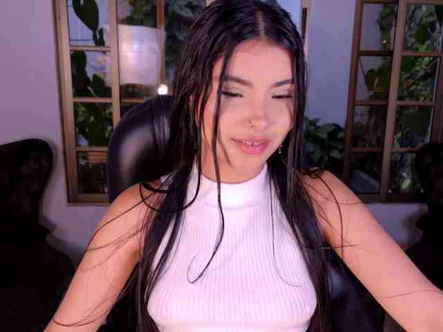 MiaLaurence
