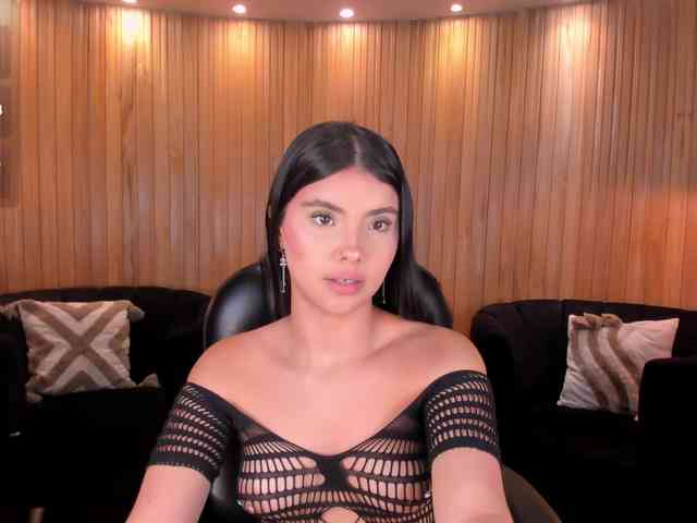 MiaLaurence